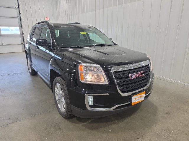 Used 2017 GMC Terrain SLE w/ Driver Alert Package I AWD/4WD image 2