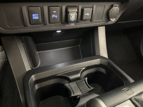 Certified 2020 Toyota Tacoma SR5 RWD image 30