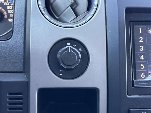 Used 2011 Ford F150 XLT w/ XLT Chrome Pkg image 16