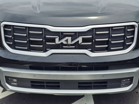 Used 2024 Kia Telluride SX w/ Towing Package FWD image 4