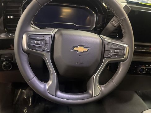 Used 2023 Chevrolet Silverado 1500 LT image 10