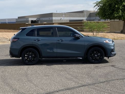 Used 2024 Honda HR-V Sport image 2