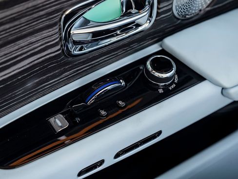Used 2023 Rolls-Royce Phantom Sedan w/ The Phantom Package RWD image 25