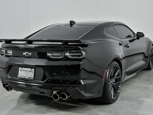 Used 2019 Chevrolet Camaro ZL1 image 12