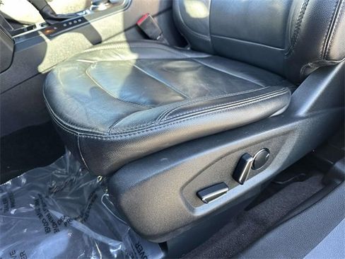 Used 2017 Ford Explorer XLT w/ Equipment Group 202A image 19