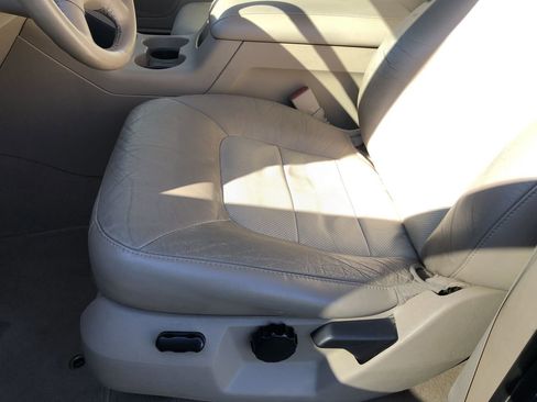 Used 2005 Ford Expedition King Ranch image 15