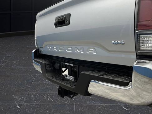Used 2023 Toyota Tacoma TRD Off-Road image 31