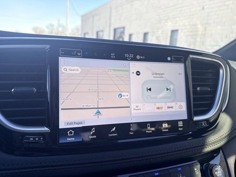 New 2026 Chrysler Pacifica Pinnacle w/ Trailer Tow Group image 31