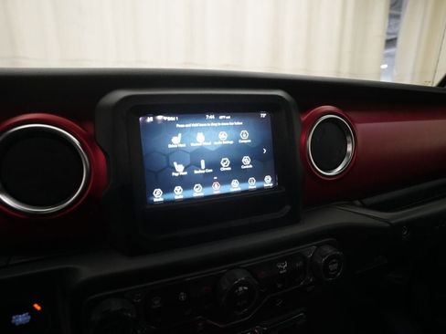 Used 2021 Jeep Wrangler Unlimited Rubicon w/ Cold Weather Group AWD/4WD image 6