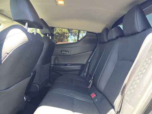 Used 2022 Toyota C-HR Limited FWD image 18