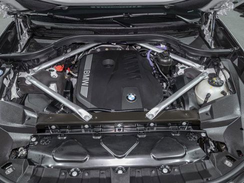 Used 2023 BMW X7 xDrive40i w/ M Sport Package image 22