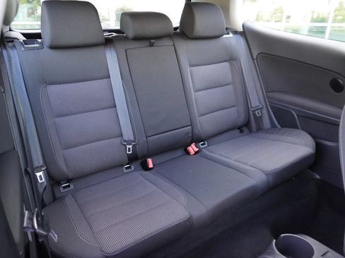 Used 2011 Volkswagen Golf 2-Door FWD image 12