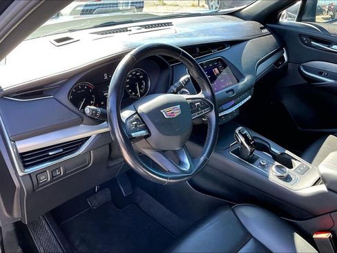 Used 2023 Cadillac XT4 Premium Luxury FWD image 17