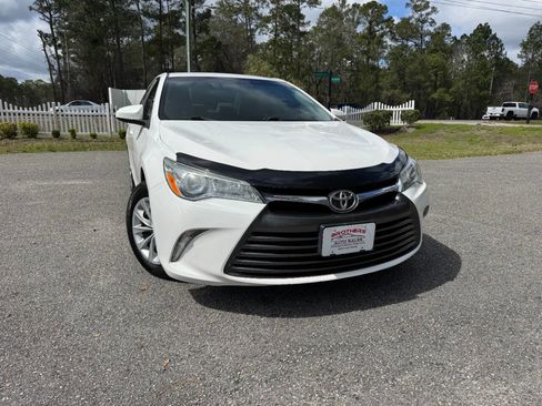 Used 2016 Toyota Camry LE image 36