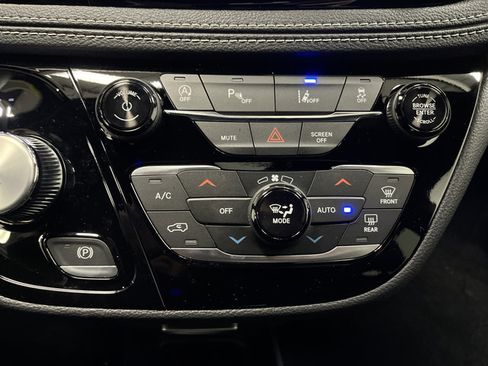 New 2026 Chrysler Pacifica Select AWD/4WD image 20