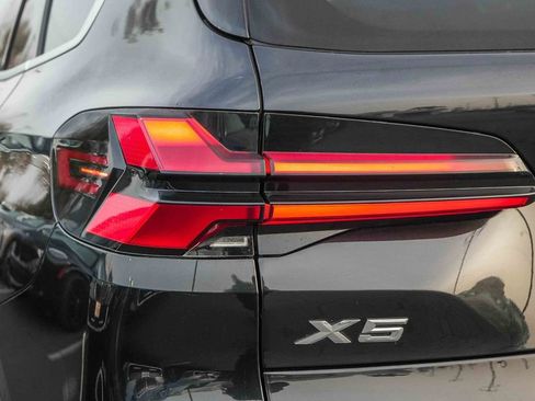 Used 2024 BMW X5 xDrive40i image 7