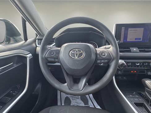 Used 2023 Toyota RAV4 XLE FWD image 11