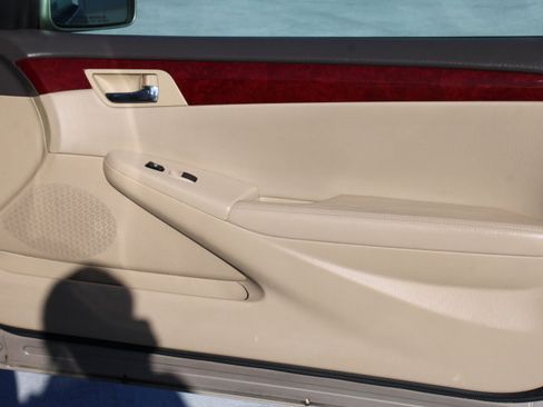 Used 2005 Toyota Solara SLE image 13