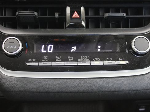 Used 2025 Toyota Corolla LE FWD image 18