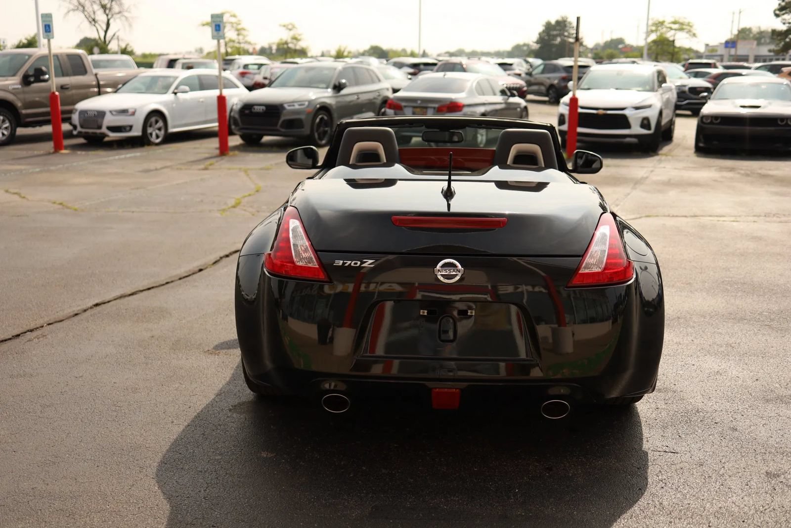Used 2019 Nissan 370Z Touring RWD image 6