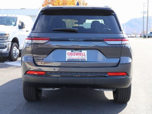 New 2025 Jeep Grand Cherokee Altitude image 4