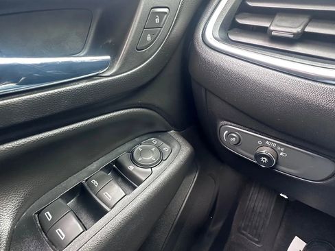 Used 2019 Chevrolet Equinox LT image 17