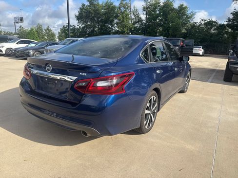 Used 2018 Nissan Altima 2.5 SR FWD image 4