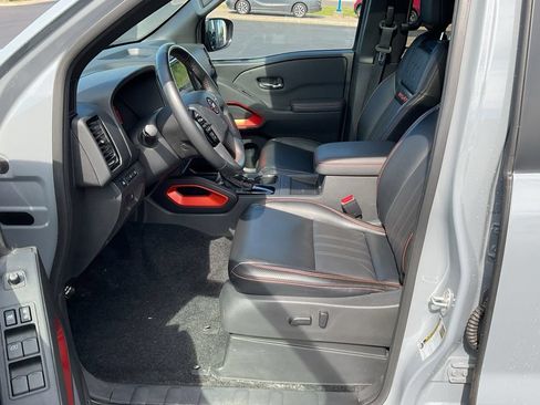 Used 2023 Nissan Frontier PRO-4X w/ Pro-4X Premium Package AWD/4WD image 10