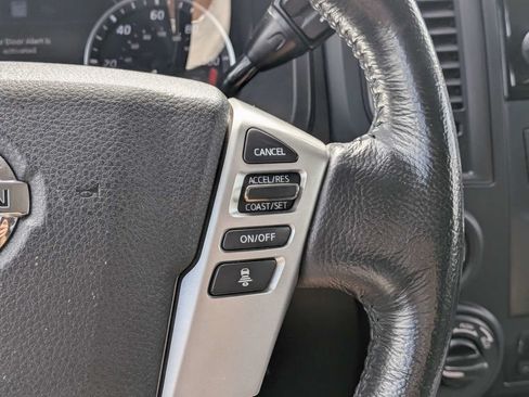 Used 2022 Nissan Titan SV w/ SV Convenience Package AWD/4WD image 21