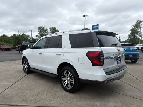 Used 2024 Ford Expedition Limited AWD/4WD image 3