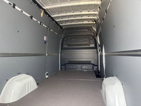Used 2025 Mercedes-Benz Sprinter 2500 image 20