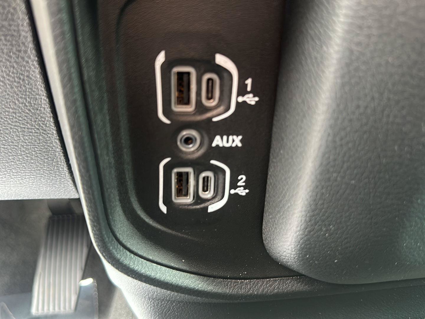 Used 2024 RAM 1500 Big Horn AWD/4WD image 23
