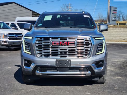 Used 2025 GMC Yukon XL Denali image 16