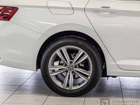 Used 2024 Volkswagen Jetta SE image 10