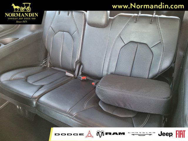 Used 2024 Chrysler Pacifica Limited FWD image 18