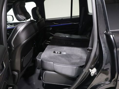 Used 2022 Jeep Grand Cherokee Overland w/ Luxury Tech Group IV image 19