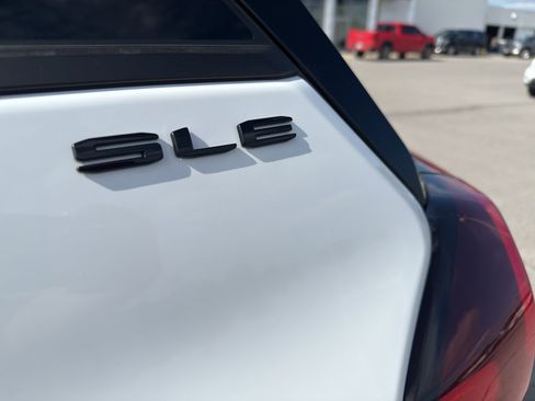 Used 2022 GMC Terrain SLE w/ Driver Convenience Package image 5