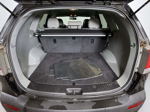 Used 2011 Kia Sorento LX image 22