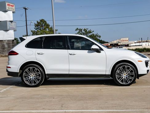 Used 2017 Porsche Cayenne Platinum Edition AWD/4WD image 8