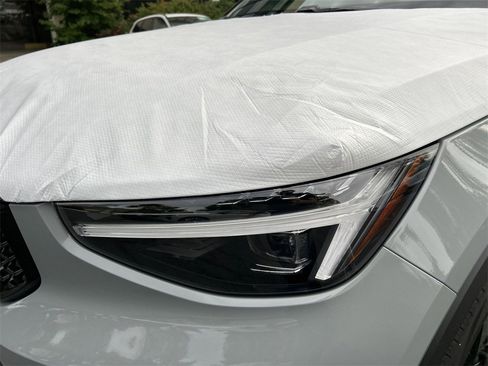 New 2026 Volvo XC40 B5 Ultra w/ Climate Package image 7