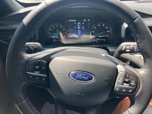 Used 2020 Ford Explorer XLT w/ Class III Trailer Tow Package AWD/4WD image 24