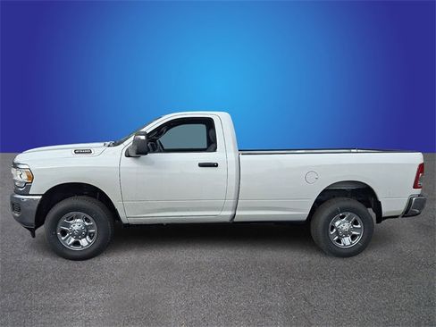Used 2024 RAM 2500 Tradesman w/ Chrome Appearance Group image 7