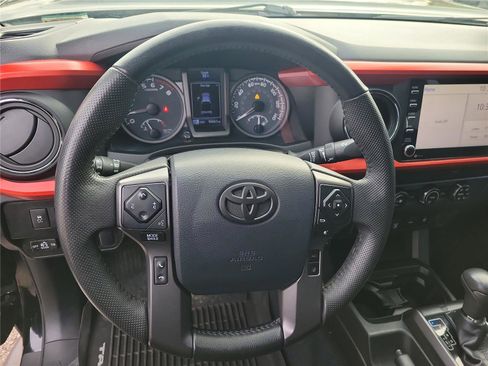 Used 2020 Toyota Tacoma TRD Sport image 22