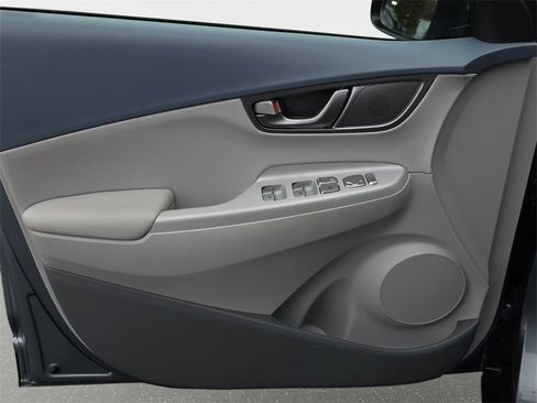 Used 2021 Hyundai Kona Limited w/ Cargo Package image 29