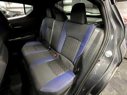 Used 2022 Toyota C-HR XLE image 19