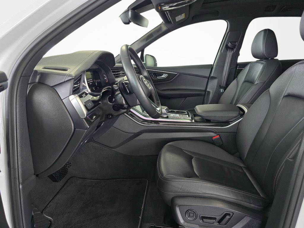 Used 2025 Audi Q7 3.0T Premium Plus AWD/4WD image 18