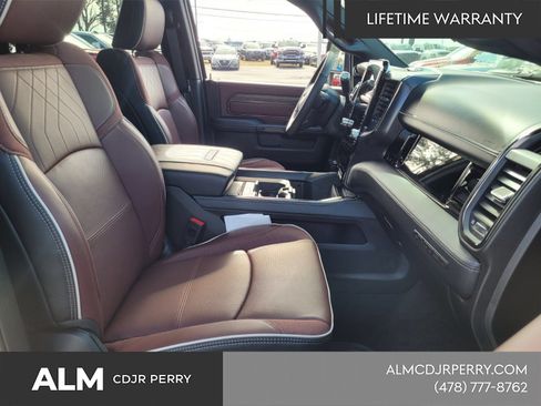 New 2026 RAM 2500 Limited AWD/4WD image 17