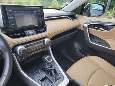 Used 2021 Toyota RAV4 XLE Premium FWD image 22