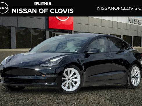 Used 2021 Tesla Model 3 Standard Range Plus image 1