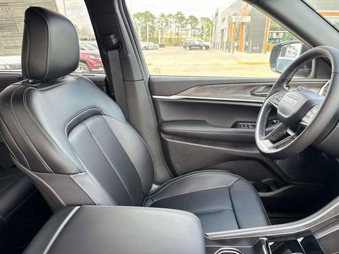 New 2025 Jeep Grand Cherokee L Limited w/ Luxury Tech Group II image 27